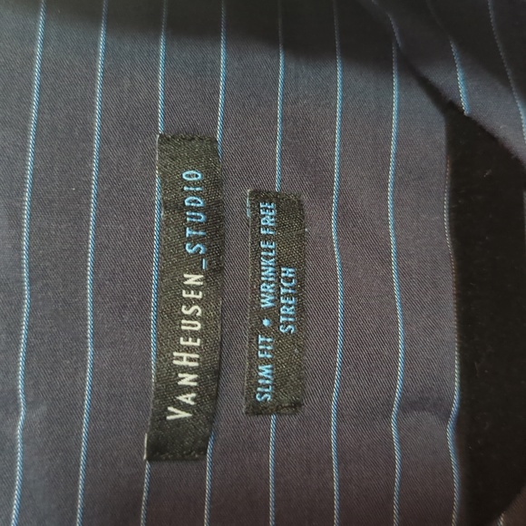 VanHeusen Studio men's slim fit long sleeve button up shirt. EUC. - Picture 4 of 4